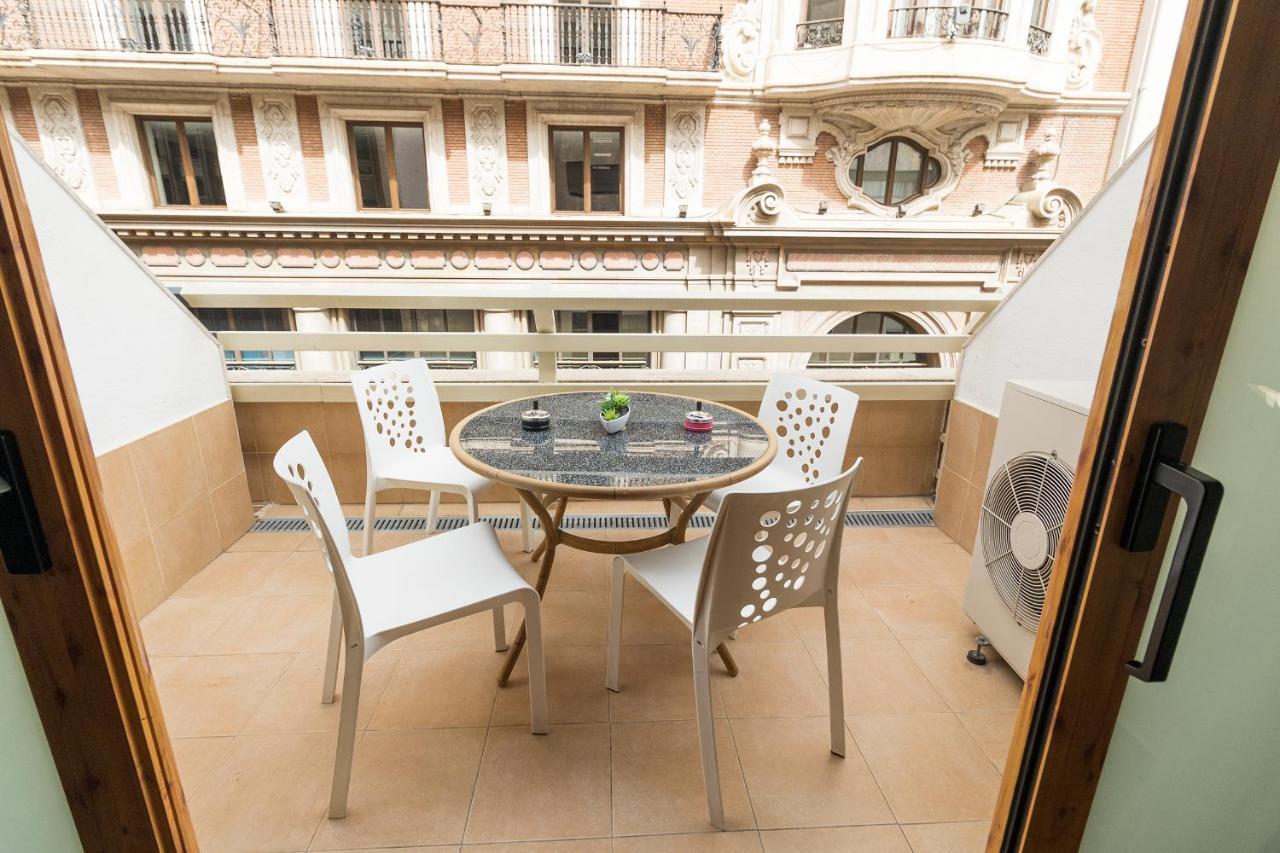 Appartamento Loft Con Terraza Centro Valenza Esterno foto